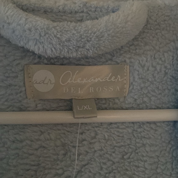 NWT Hooded Robe - Picture 4 of 11